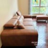 Tựa của sofa được thiết kế gật gù nhằm cá nhân hoá cho từng người ngồi có cảm giác vừa vặn và thoải mái nhất