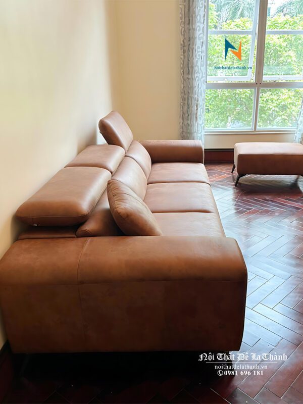 Tựa của sofa được thiết kế gật gù nhằm cá nhân hoá cho từng người ngồi có cảm giác vừa vặn và thoải mái nhất