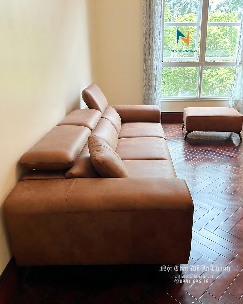 Tựa của sofa được thiết kế gật gù nhằm cá nhân hoá cho từng người ngồi có cảm giác vừa vặn và thoải mái nhất