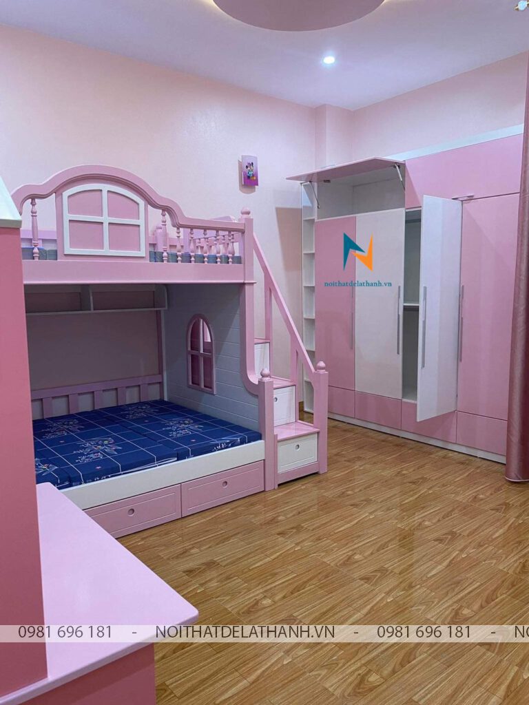 Phòng bé gái với chiếc giường tầng màu hồng