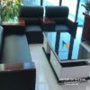 Bộ sofa văn phòng giá rẻ gồm văng dài và 2 ghế đơn, rất dễ dàng trong việc kê đặt vào các văn phòng với các bức tường thiết kế khác nhau
