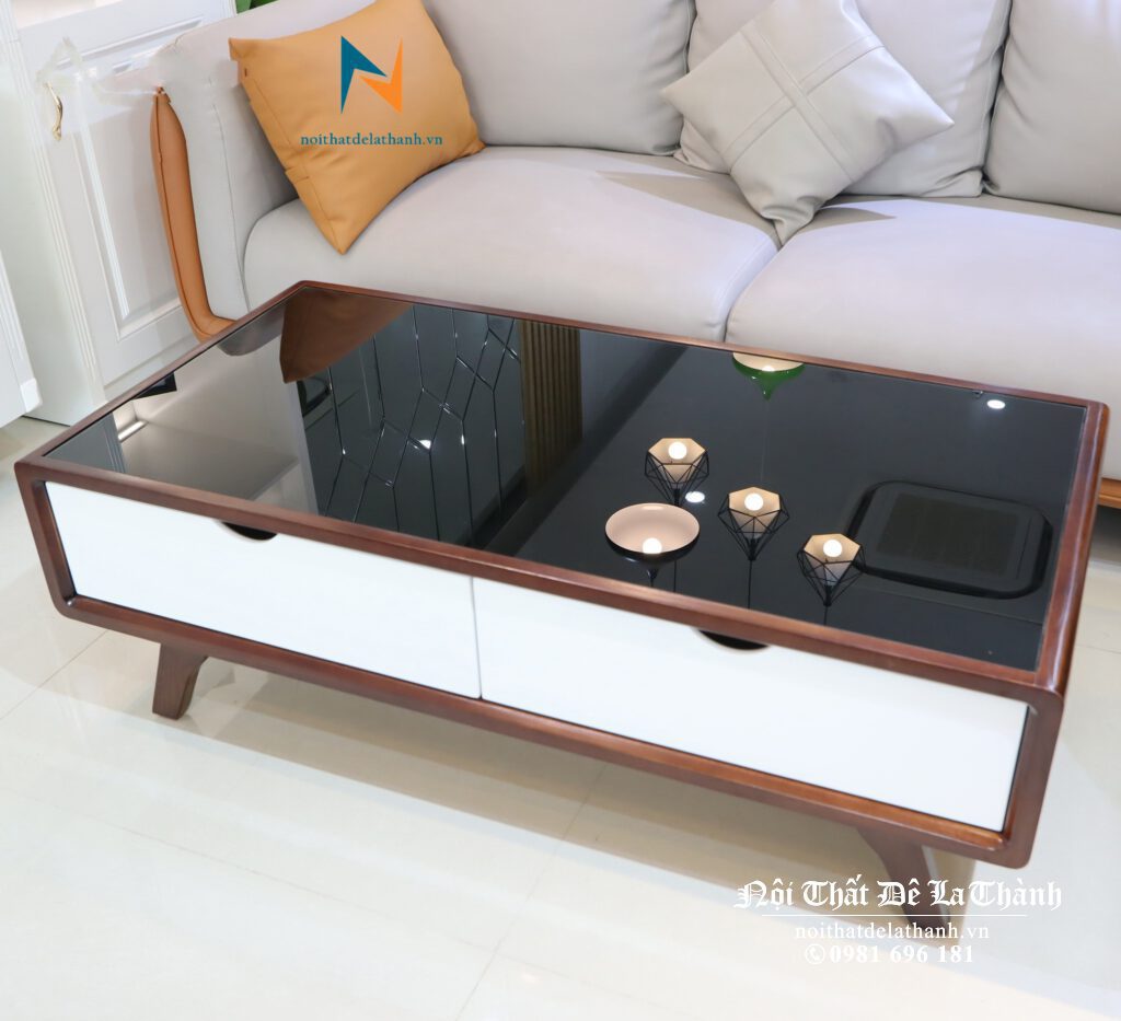 Chiếc bàn sofa gỗ sồi Nga, phối 2 màu óc chó và mặt ngăn kéo sơn màu trắng tạo vẻ đẹp và độ tương phản ấn tượng