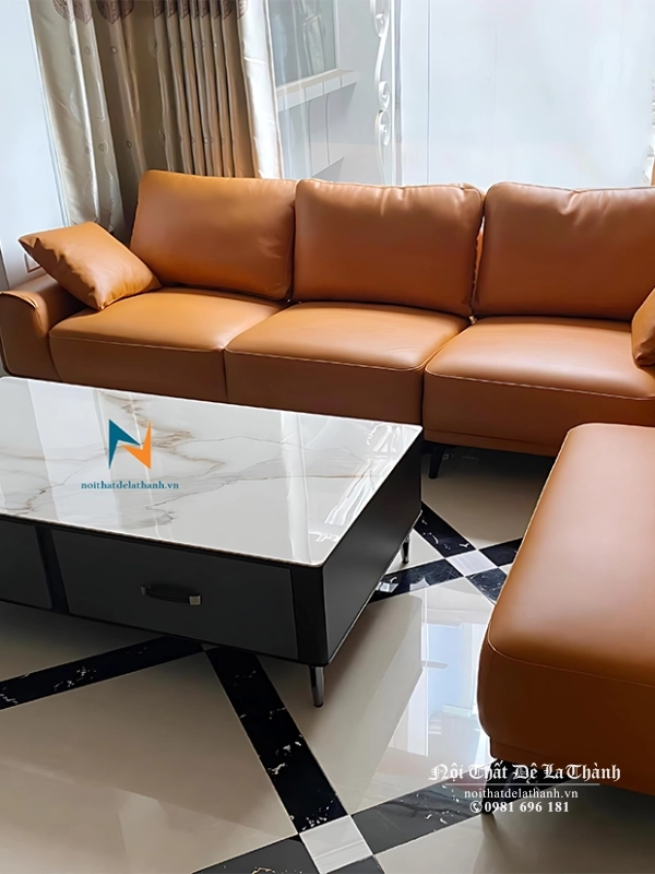 Văng sofa da cỡ vừa dài 2m4, đi kèm cục thông minh, thiết kế theo phong cách hiện đại, màu ginger, sản xuất bởi Nội Thất Đê La Thành