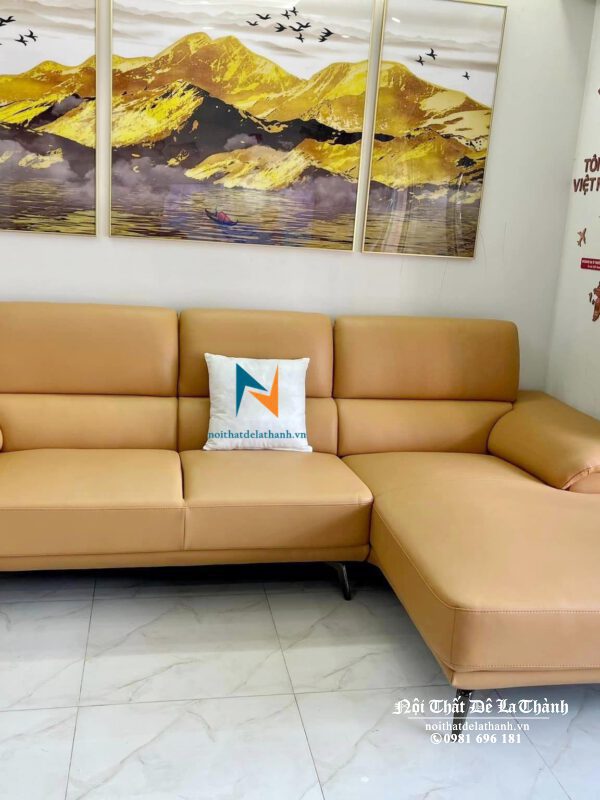 Da màu ginger là một trong các màu phổ biến nhất được chọn làm màu sofa, nó khiến không gian phòng khách trở nên nổi bật