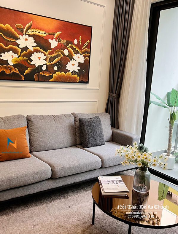 Chiếc sofa văng chất liệu khung gỗ tự nhiên, mút tốt, bọc vải nỉ dài 2m2, dễ dàng sử dụng trong nhiều không gian khác nhau