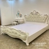 Chiếc giường hoàng gia tân cổ điển màu trắng, kích thước 1m8x2m, có thêm lựa chọn 2mx2m2, màu sắc theo yêu cầu