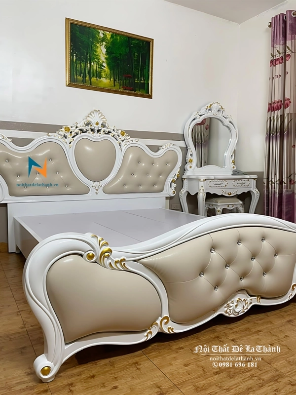 Giường tân cổ điển màu trắng 1m8x2m, đầu cao thiết kế hình trái tim, đầu cao và đầu thấp bọc da màu trắng có đính hạt cườm rất đẹp