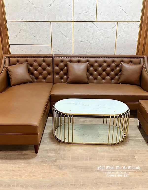 Bộ sofa da chữ L, kích thước 2m8x1m7, khung gỗ tự nhiên rất chắc chắn, rất thích hợp khi đi với một chiếc bàn trà hình oval hoặc hình chữ nhật