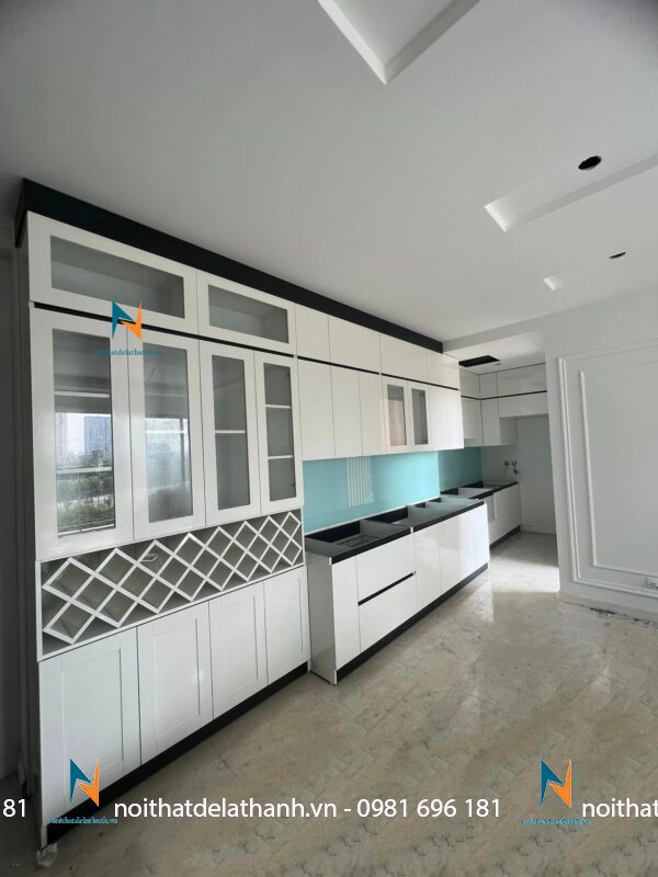 Tủ bếp acrylic màu trắng