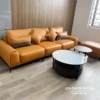 Bộ ghế sofa da kích thước dài 2m7, đi kèm với cục thông minh, thiết kế theo phong cách hiện đại, với những chiếc gỗi phối màu rất đẹp mắt