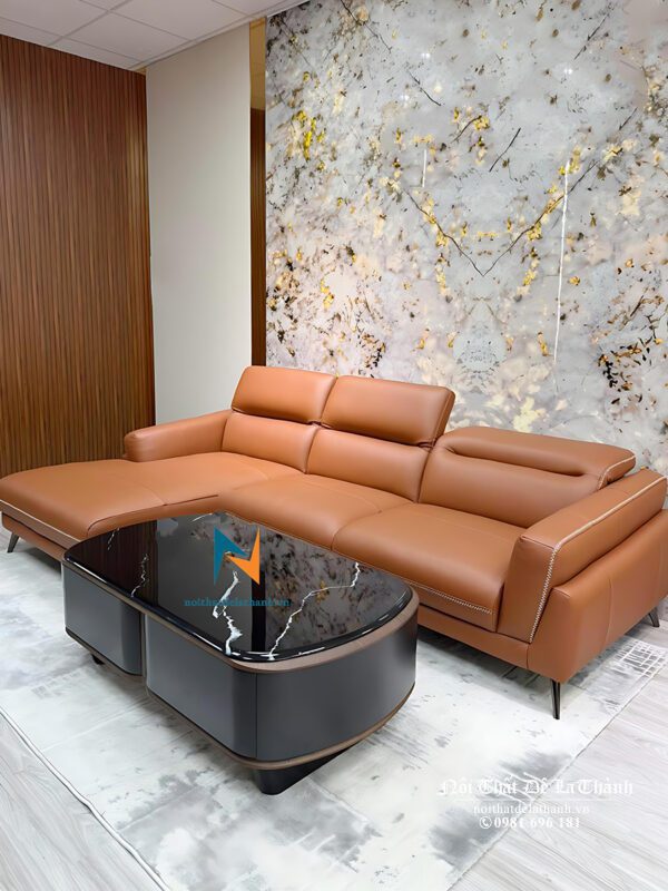 Sofa góc chữ L phù hợp đi cùng với chiếc bàn trà chữ L tạo sự cân đối