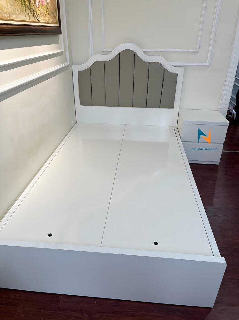 Giường gỗ mdf 1m2 màu trắng, đầu gắn nệm da màu xám