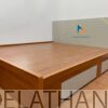 Chiếc giường gỗ MDF, kích thước 1m8x2m, thiết kế theo phong cách hiện đại, giường có 2 ngăn kéo