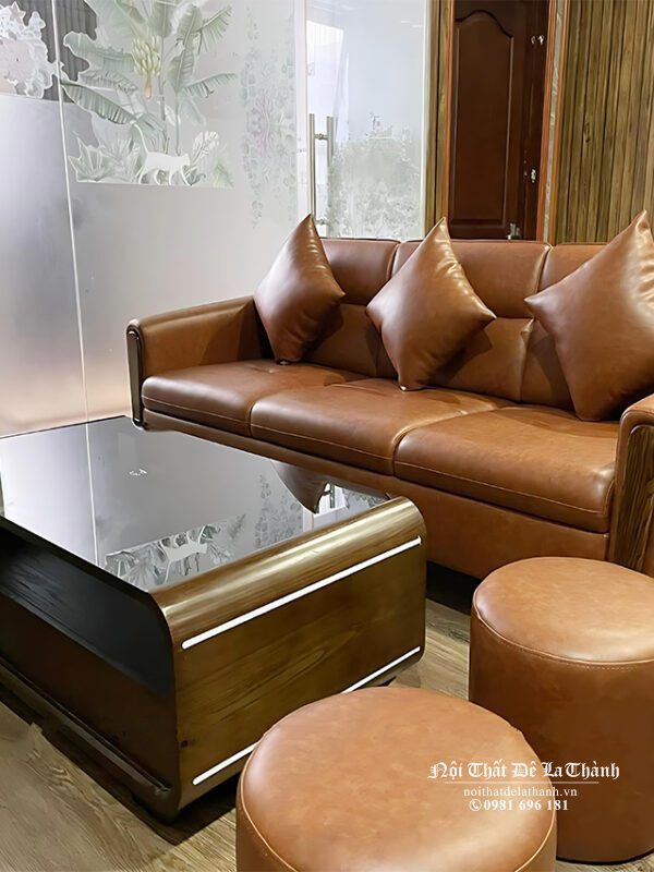 Văng sofa da 3 tựa nhỏ gọn thích hợp cho các không gian như phòng khách nhỏ, hoặc phòng ngủ master