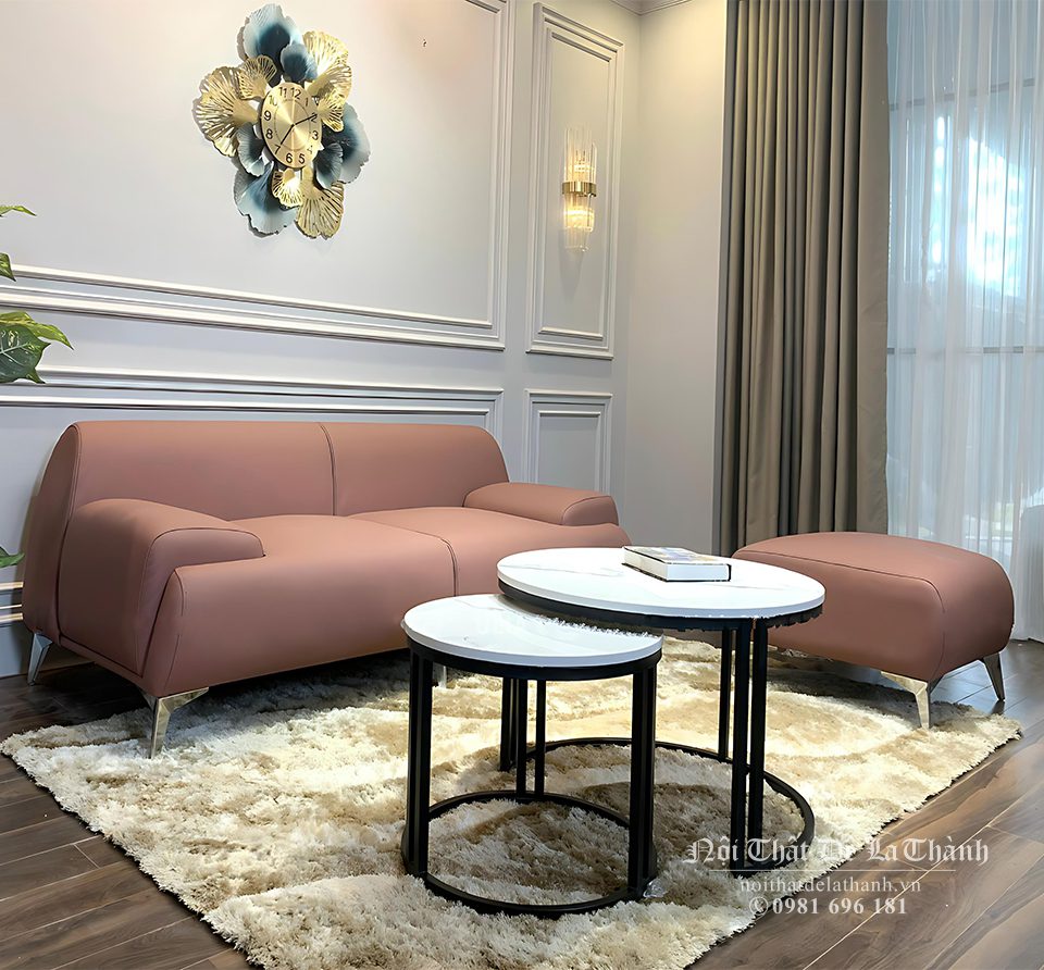 Chiếc văng da microfiber thuộc phân khúc cao cấp, thiết kế theo phong cách Bắc Âu, khung sồi, dài 2m2