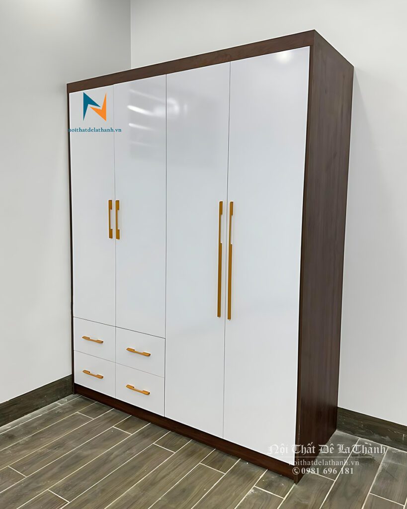 Chiếc tủ 4 cánh 1m6x2m với 4 ngăn kéo nhỏ, 4 cánh tạo thành 2 buồng treo quần áo tiện dụng