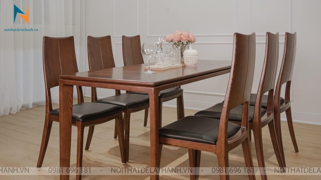 Bộ bàn ăn gỗ sồi Nga 6 ghế thuộc phân khúc cao cấp, 6 ghế ba tiêu bọc da nhìn rất sang trọng, cho cảm giác ngồi thoải mái nhất