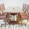 Bộ Bàn Ghế Ăn Cao Cấp 8 Ghế chất liệu gỗ tự nhiên (gỗ sồi Nga) với chiếc bàn chữ U mặt kính, chân bàn mập chắc, 6 ghế ba tiêu bọc da đi kèm rất sang trọng
