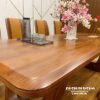 Cận cảnh chiếc bàn ăn gố sồi Nga dài 2m