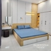 Mẫu giường tủ phòng cưới theo phong cách hiện đại này bao gồm tủ full trần 2m4x2m6, giường cưới 1m8x2m có 2 ngăn kéo, táp đầu giường 40cm, bàn phấn treo + gương soi hình chữ nhật, vách ốp sau tường