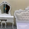 Bàn trang điểm phòng cưới 1m2, hoa văn nhũ bạc