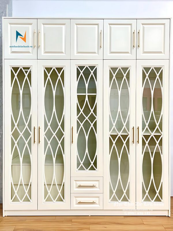 Chiếc tủ áo tân cổ hiện đại, chất liệu gỗ công nghiệp sơn màu trắng, cánh CNC, kích thước 2mx2m45, rất phù hợp cho các không gian phòng ngủ biệt thự, nhà liền kề, phòng cưới, phòng ngủ nữ