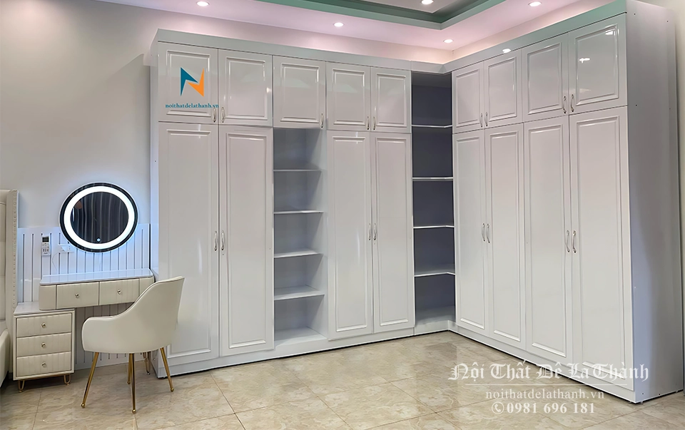 Tủ Chữ L Trong Combo Nội Thất Tân Cổ Điển Phòng Ngủ Chung Cư