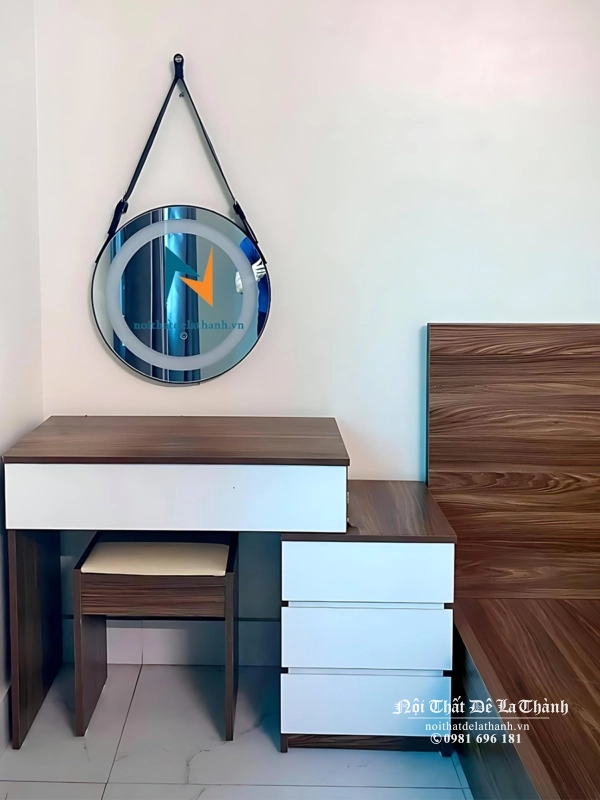 Bàn phấn 1m2 phong cách hiện đại có tone màu óc chó pha màu trắng đồng tone với giường và tủ