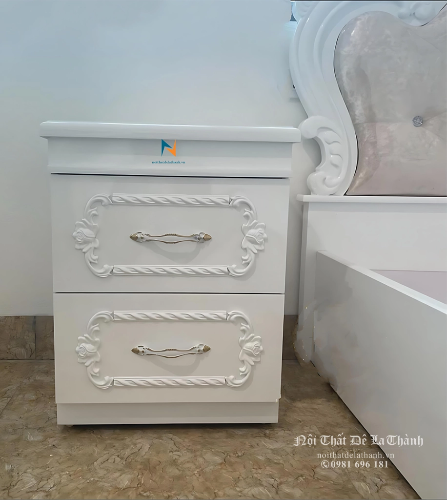 Chiếc Táp Đầu Giường Trong Combo Nội Thất Phòng Ngủ Tân Cổ Điển Giá Rẻ