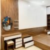 Chiếc Bàn Trang Điểm Gương Hình Oval Trong Bộ Combo Phòng Ngủ Đẹp