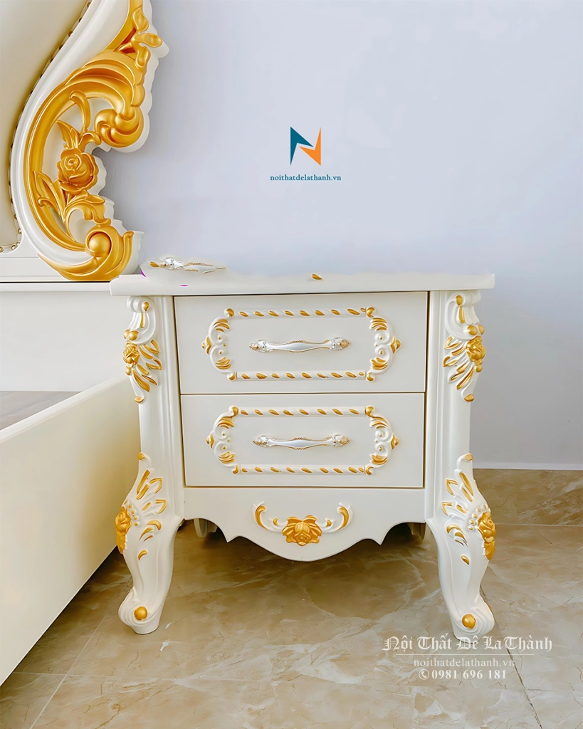 Chiếc táp đầu giường phong cách tân cổ điển được nhũ vàng rất đẹp