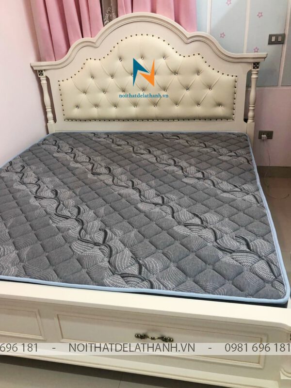 Chiếc giường sồi thích hợp làm giường ngủ cao cấp cho bé gái
