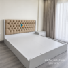 Hình ảnh thực tế chiếc giường hiện đại đầu bọc nệm da, kích thước 1m6x2m