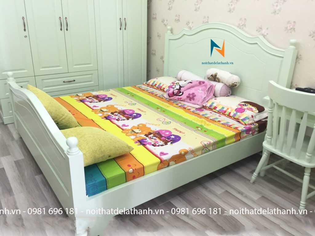 Phòng Ngủ Cho Bé Gái 15 Tuổi sử dụng chiếc giường gỗ sồi phong cách tân cổ điển rất đẹp