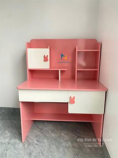 Bàn học cho bé gái lớp 1