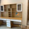 Hình ảnh thực tế chiếc bàn học đôi dành cho 2 bé trai, gỗ mdf, kích thước mỗi bên rộng 60cm, phần ngăn kéo ở giữa rộng 40cm, bàn và giá sách cao tổng thể 1m6