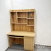 Chiếc bàn học kiêm bàn vi tính phân khúc giá rẻ, kích thước 1mx1m95, màu gỗ vàng, gỗ công nghiệp mdf