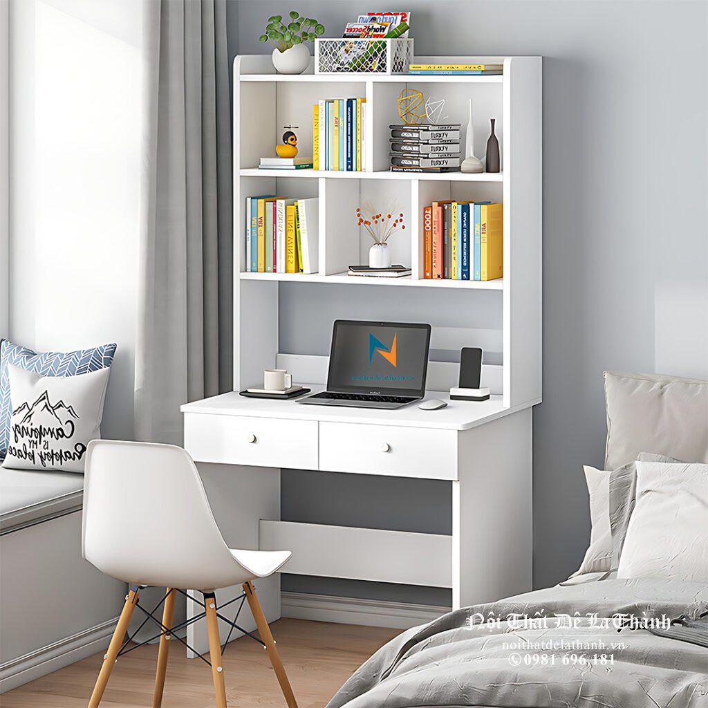 Hình ảnh thực tế chiếc bàn học gỗ mdf phủ melamine màu trắng liền giá sách, rất thuận lợi cho học sinh cấp 2, cấp 3