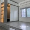Combo giường 1m4 với các tấm lật thông minh, thiết kế liền tủ cánh lùa 1m4x2m6 cao kịch trần, phần trang trí lắp đèn led, chất liệu MDF. Đây là thiết kế gọn, tối ưu không gian