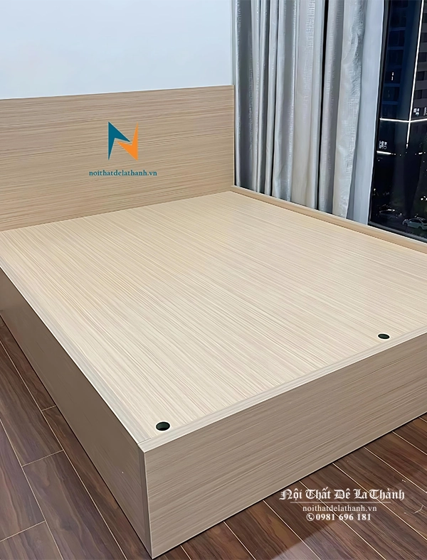 Giường hiện đại 1m6x2m màu gỗ vàng