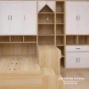 Bộ giường tủ thông minh có thiết kế liền khối, chất liệu gỗ MDF phủ melamine; phản giường là các tấm lật thông minh để đồ, bàn học liền giá sách, giá sách bao gồm bên trong tủ