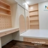 Combo giường tủ thông minh cho nữ gồm giường 3 ngăn kéo đầu bọc nệm, thiết kế nối liền với tủ cánh lùa, nối tiếp với bàn học dài dành cho 2 người ngồi