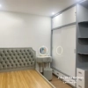 Combo gồm có chiếc tủ cánh lùa 2 tầng, 2mx2m6, bên phải có kệ góc trang trí, thiết kế theo phong cách hiện đại rất đẹp