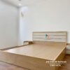 Chiếc giường 1m8 phong cách hiện đại trong combo giường tủ giá rẻ