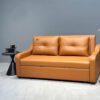 Chiếc sofa bed khi chưa kéo ra, nhìn nó giống như một chiếc sofa văng da bình thường