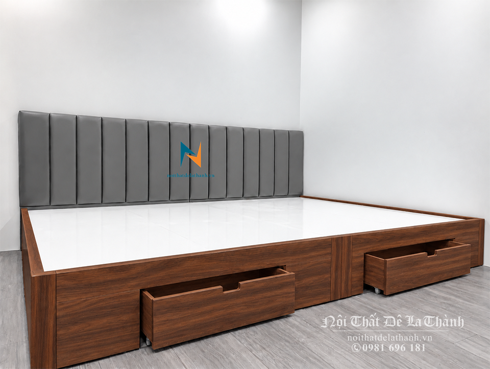 Chiếc giường 2mx2m2 phong cách hiện đại, đầu gắn nệm, đuôi giường có 2 ngăn kéo, màu tối - mã 329