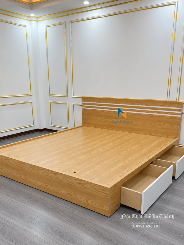 Chiếc giường ngủ gỗ công nghiệp 2m x 2m2 (hoặc tuỳ chọn 2m2 x 2m) màu sồi tươi rất đẹp dành cho cả gia đình ngủ