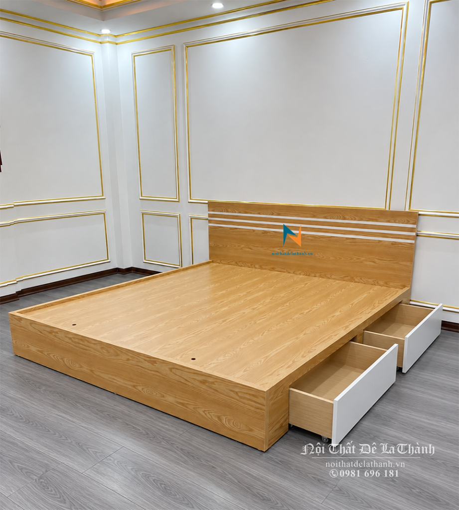 Chiếc giường ngủ gỗ công nghiệp 2m x 2m2 (hoặc tuỳ chọn 2m2 x 2m) màu sồi tươi rất đẹp dành cho cả gia đình ngủ