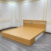 Chiếc giường cỡ lớn được thiết kế và thi công bởi Nội Thất Đê La Thành cho phòng ngủ có không gian lớn