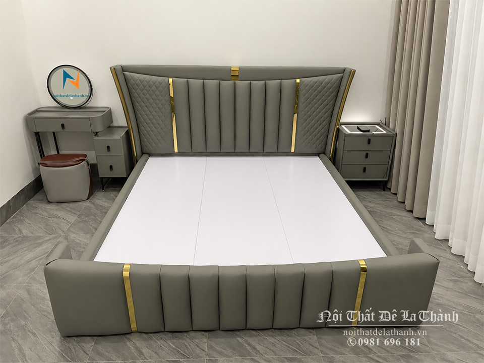Giường ngủ châu Âu bọc da màu xanh ghi viền inox vàng, ảnh thực tế